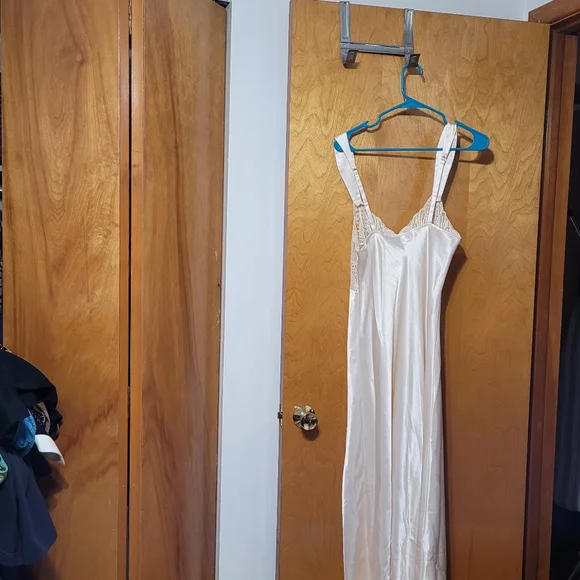 COPY - Victoria's Secret Nightgown/Lounger